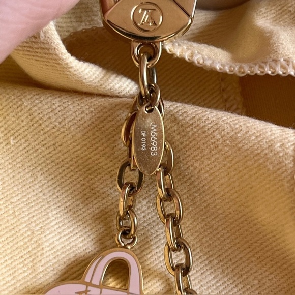 ***RARE*** Louis Vuitton Iconic Alma Bag Charm - Picture 6 of 10